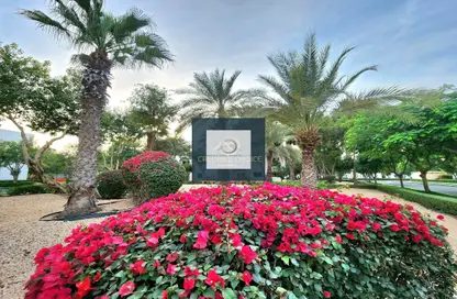 Apartment - 2 Bedrooms - 2 Bathrooms for rent in The Gardens Buildings - The Gardens - Dubai