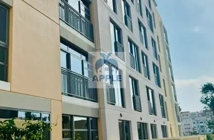 شقة - غرفة نوم - 2 حمامات للبيع في زهور 3 - الزاهية - تجارية مويلح - الشارقة