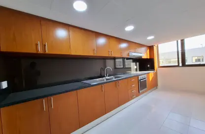 Apartment - 2 Bedrooms - 2 Bathrooms for rent in Silver Sands 1 - Mankhool - Bur Dubai - Dubai