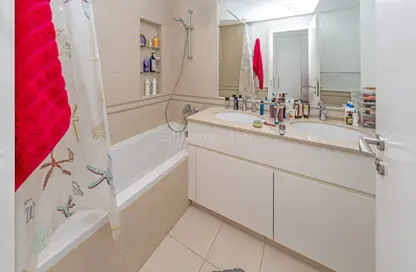 Apartment - 2 Bedrooms - 2 Bathrooms for rent in Zahra Apartments 2B - Zahra Apartments - Town Square - Dubai