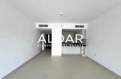 Apartment - 1 Bedroom - 2 Bathrooms for rent in Oxford Building - Jumeirah Village Circle - Dubai