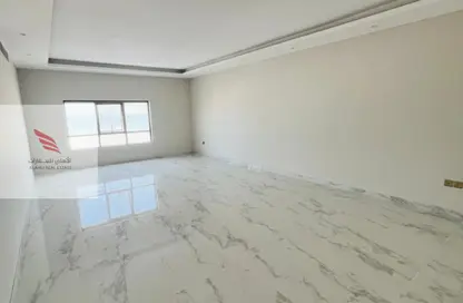 شقة - 3 غرف نوم - 3 حمامات للايجار في برج الكورنيش - طريق كورنيش عجمان - عجمان