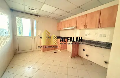 شقة - 2 غرف نوم - 3 حمامات للايجار في شارع جمال عبد الناصر - المجاز - الشارقة