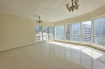 Apartment - 2 Bedrooms - 3 Bathrooms for rent in Palm Tower 3 - Palm Towers - Al Majaz - Sharjah