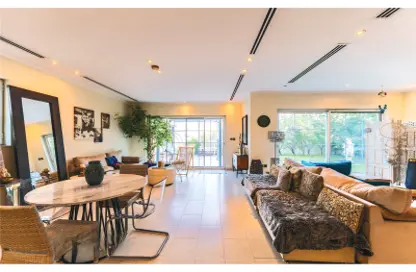 Villa - 4 Bedrooms - 5 Bathrooms for rent in Legacy - Jumeirah Park - Dubai