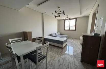 شقة - غرفة نوم - 2 حمامات للايجار في أفينيو ريزيدنس 4 - افينيو ريزدنس - الفرجان - دبي