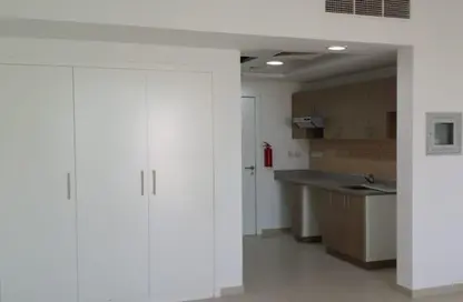 Apartment - Studio - 1 Bathroom for rent in Al Sabeel Building - Al Ghadeer - Abu Dhabi