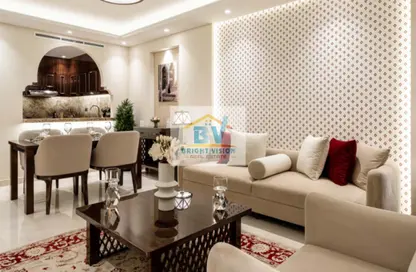 Apartment - 4 Bedrooms - 5 Bathrooms for sale in Ville 12 - Masdar City - Abu Dhabi