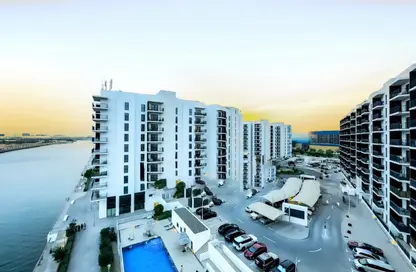 Apartment - 2 Bedrooms - 2 Bathrooms for rent in Waters Edge - Yas Island - Abu Dhabi