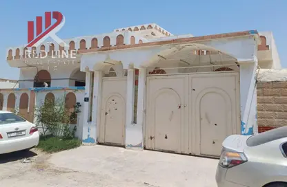 Apartment - 3 Bedrooms - 2 Bathrooms for sale in Al Sabkha - Al Riqqa - Sharjah Apartment - 3 Bedrooms - 2 Bathrooms for sale in Al Sabkha - Al Riqqa - Sharjah