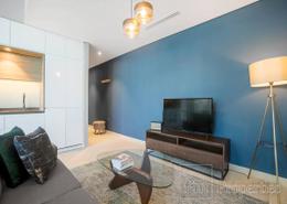 صورةغرفة المعيشة لـ: شقة - 2 غرف نوم - 2 حمامات للبيع في استوديو وان - دبي مارينا - دبي, صورة 1