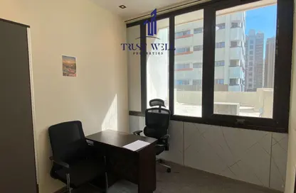 مكتب - استوديو - 6 حمامات للايجار في بناية دار السلام - شارع الكورنيش - أبوظبي