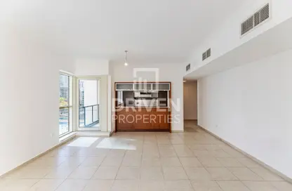 شقة - غرفة نوم - 1 حمام للايجار في السحاب 1 - السحاب - دبي مارينا - دبي