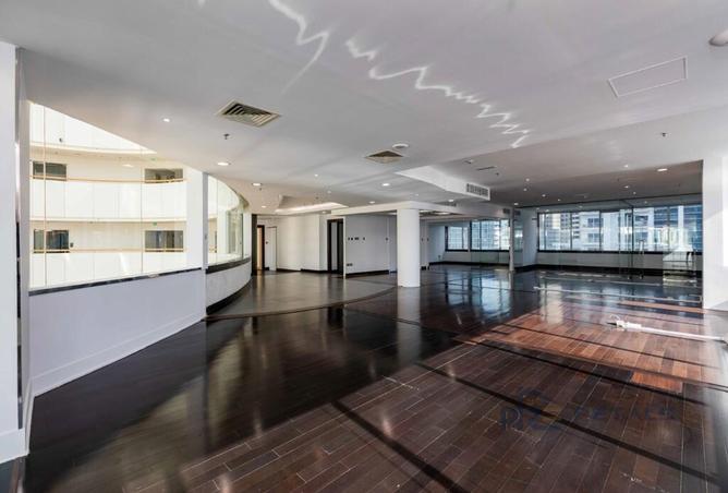 Rent in Cayan Business Center: Spacious Partitioned Office | VOT | Hot