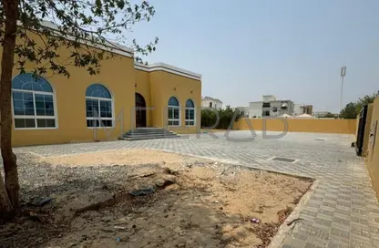 Villa - 3 Bedrooms - 4 Bathrooms for rent in Al Khawaneej 2 - Al Khawaneej - Dubai