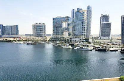 شقة - 2 غرف نوم - 3 حمامات للايجار في برج كورال - الخليج التجاري - دبي