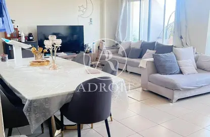 Apartment - 2 Bedrooms - 2 Bathrooms for sale in Tala 1 - Queue Point - Dubai Land - Dubai
