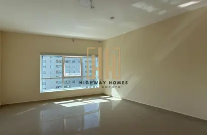 Apartment - 1 Bedroom - 2 Bathrooms for rent in Canal Star Tower - Al Majaz 3 - Al Majaz - Sharjah