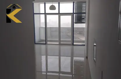 شقة - غرفة نوم - 2 حمامات للايجار في برج البوابة 1 - مشيرف - عجمان