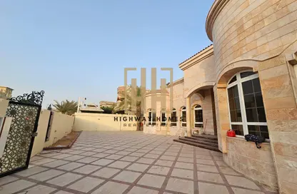 فيلا - 5 غرف نوم - 6 حمامات للايجار في شرقان - الحيرة - الشارقة