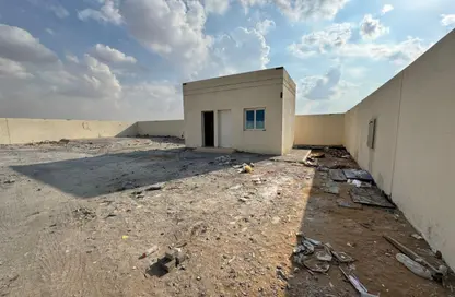 أرض - استوديو للايجار في الصجعة الصناعية - آلصجعه - الشارقة