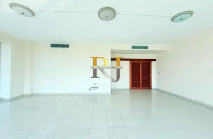 Apartment - 4 Bedrooms - 4 Bathrooms for rent in Silver Sands 2 - Mankhool - Bur Dubai - Dubai