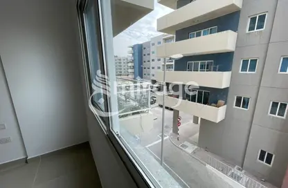 Apartment - 3 Bedrooms - 4 Bathrooms for sale in Tower 18 - Al Reef Downtown - Al Reef - Abu Dhabi