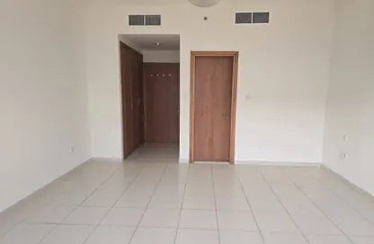 Apartment - 1 Bedroom - 2 Bathrooms for rent in Magnolia 1 - Emirates Gardens 2 - Jumeirah Village Circle - Dubai