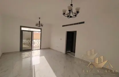 شقة - 2 غرف نوم - 3 حمامات للايجار في فلل الروضة 2 - 2  الروضة - الروضة - عجمان
