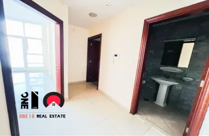 صورة لـ ردهة-ممر شقة - 2 غرف نوم - 3 حمامات للايجار في منطقة النادي السياحي - أبوظبي ، صورة رقم 1