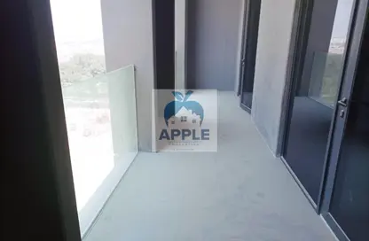 شقة - غرفة نوم - 2 حمامات للايجار في الطراز - حي نسيج - الجادة - الشارقة