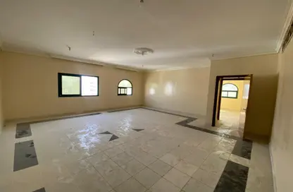 Apartment - 3 Bedrooms - 3 Bathrooms for rent in Qasimia 10 building - Al Mahatta - Al Qasimia - Sharjah