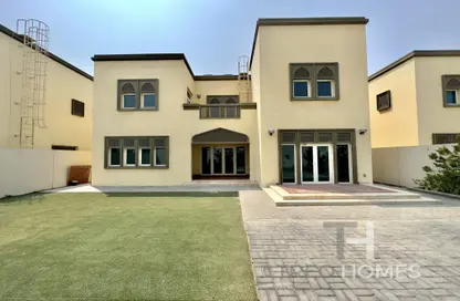 Outdoor House image for: Villa - 3 Bedrooms - 4 Bathrooms for sale in Regional - Jumeirah Park - Dubai, Image 1