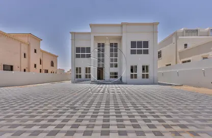 فيلا - 3 غرف نوم - 5 حمامات للايجار في مدينة الرياض - أبوظبي