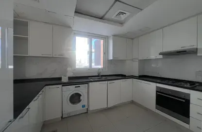Apartment - 1 Bedroom - 2 Bathrooms for rent in Oxford Building - Jumeirah Village Circle - Dubai