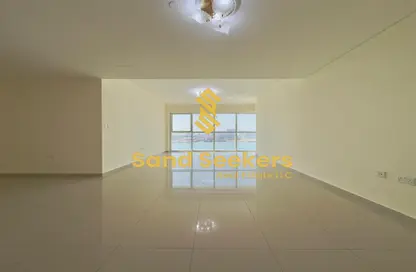 Apartment - 3 Bedrooms - 4 Bathrooms for rent in RAK Tower - Marina Square - Al Reem Island - Abu Dhabi