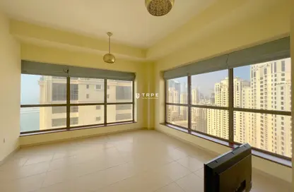 Empty Room image for: Apartment - 4 Bedrooms - 4 Bathrooms for rent in Rimal 3 - Rimal - Jumeirah Beach Residence - Dubai, Image 1