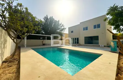 Villa - 4 Bedrooms - 5 Bathrooms for sale in Meadows 9 - Meadows - Dubai