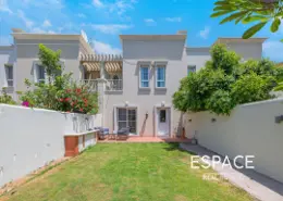 Outdoor House image for: Villa - 2 Bedrooms - 3 Bathrooms for sale in Springs 15 - The Springs - Dubai, Image 1