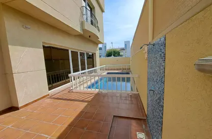 Villa - 5 Bedrooms - 6 Bathrooms for rent in Jumeirah 1 Villas - Jumeirah 1 - Jumeirah - Dubai