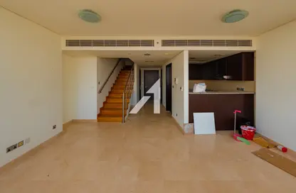 شقة - غرفة نوم - 2 حمامات للبيع في سكاي جاردنز - مركز دبي المالي العالمي - دبي