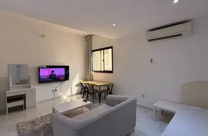 Apartment - Studio - 1 Bathroom for rent in Rabdan - Abu Dhabi Apartment - Studio - 1 Bathroom for rent in Rabdan - Abu Dhabi