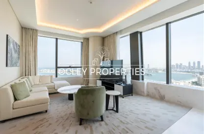 Apartment - 1 Bedroom - 2 Bathrooms for sale in The Palm Tower - Palm Jumeirah - Dubai