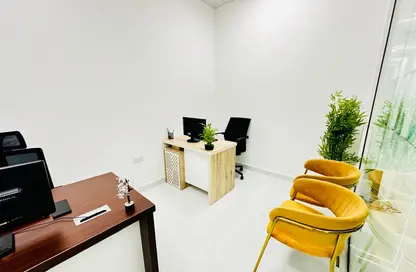Office Space - Studio - 1 Bathroom for rent in Red Avenue - Al Garhoud - Dubai