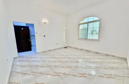Apartment - Studio - 1 Bathroom for rent in Shakhbout City - Abu Dhabi