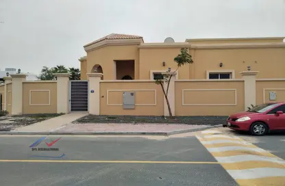 Villa - 4 Bedrooms - 6 Bathrooms for rent in Al Barsha South - Al Barsha - Dubai