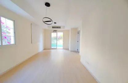 فيلا - 2 غرف نوم - 3 حمامات للايجار في الينابيع 11 - الينابيع - دبي