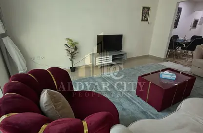 شقة - غرفة نوم - 2 حمامات للايجار في مساكن كورنيش عجمان - طريق كورنيش عجمان - عجمان