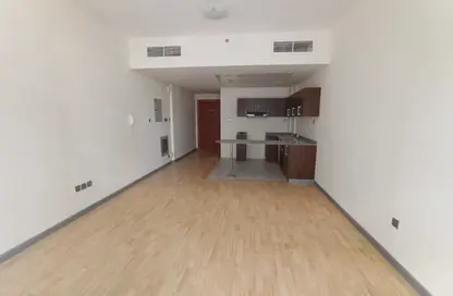 Apartment - Studio - 1 Bathroom for rent in Binghatti Apartments - Dubai Silicon Oasis - Dubai