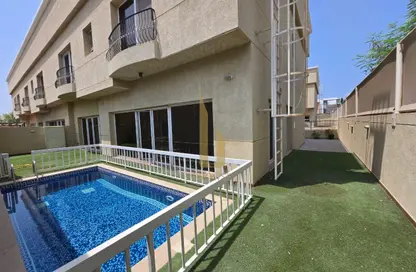 Villa - 4 Bedrooms - 4 Bathrooms for rent in Jumeirah 1 Villas - Jumeirah 1 - Jumeirah - Dubai